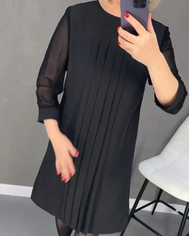 Monique™ | Robe Noire Élégante à Manches Voilées
