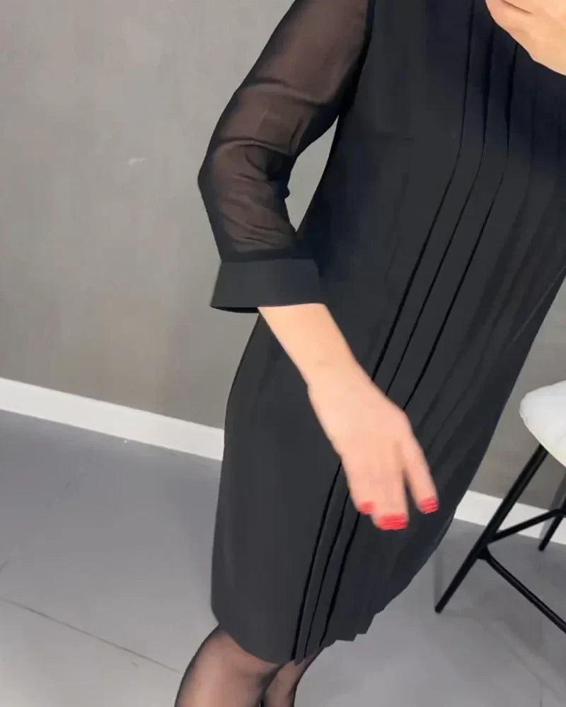 Monique™ | Robe Noire Élégante à Manches Voilées