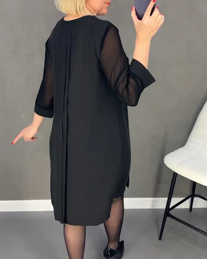 Monique™ | Robe Noire Élégante à Manches Voilées