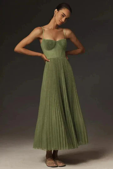 Claire™ | Robe plissée en tulle avec drapé asymétrique
