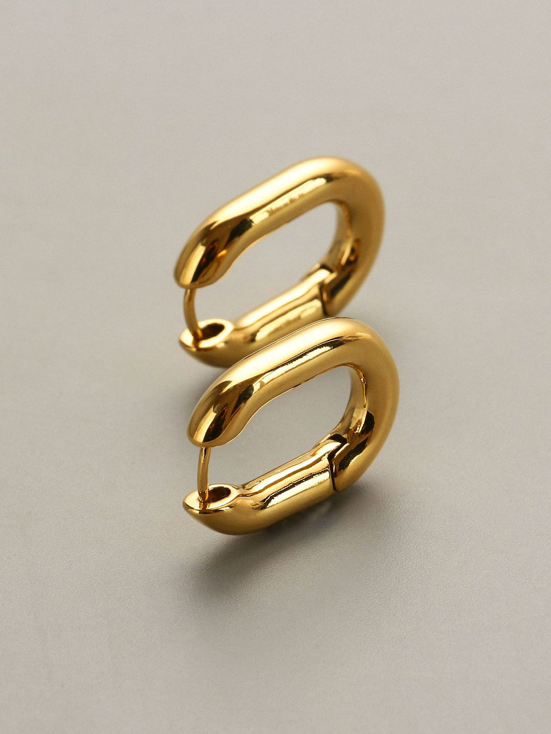 Charlotte | Boucles d'Oreilles Mini Rectangulaires Vaelora